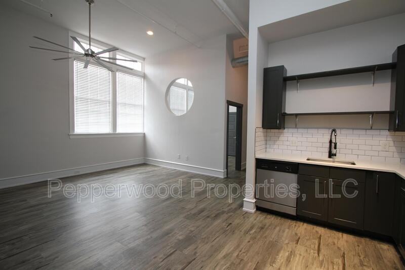 600 Magnolia St - Photo 3 of 10