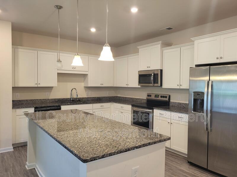 210 Centennial Cir - Photo 4 of 16