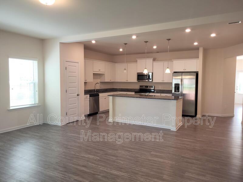 210 Centennial Cir - Photo 5 of 16