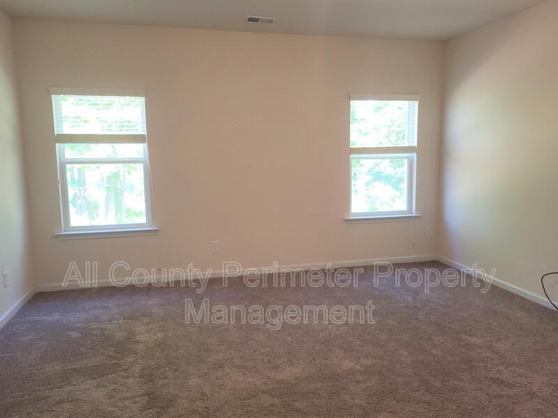 210 Centennial Cir - Photo 7 of 16