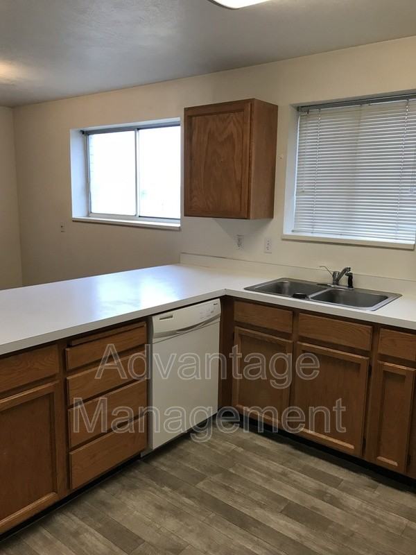 627 Northwest - Photo 5 of 16