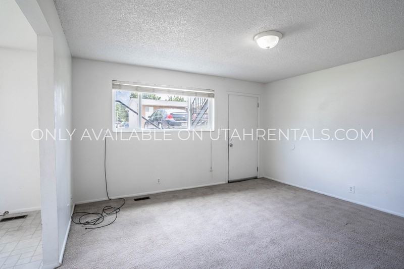 657 Nw #O - Photo 5 of 15