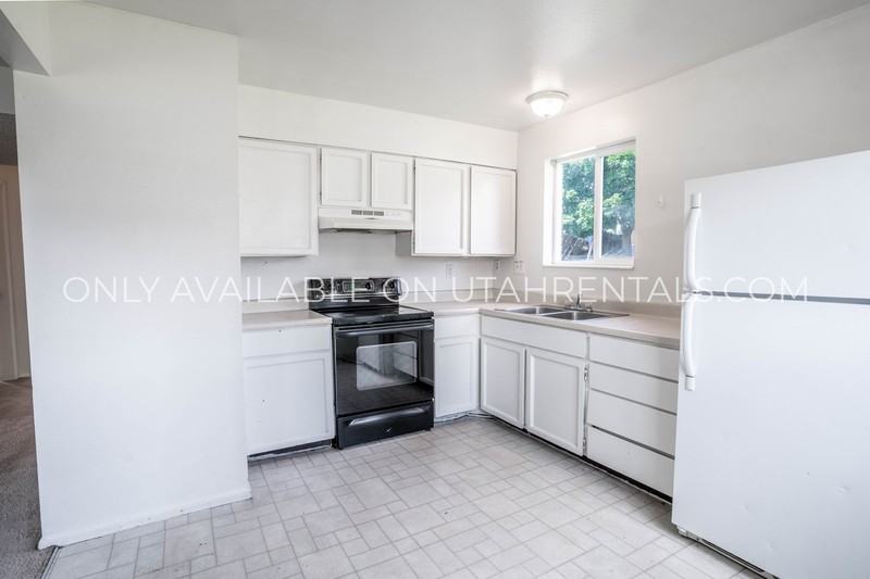 657 Nw #O - Photo 7 of 15