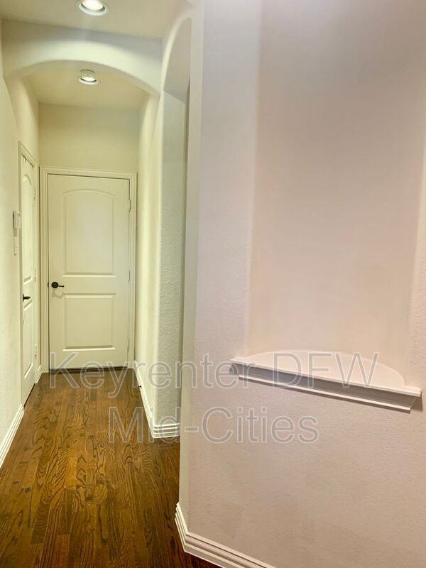 6463 Las Colinas Blvd - Photo 3 of 27