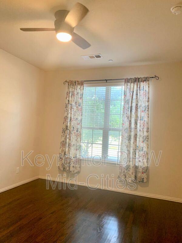 6463 Las Colinas Blvd - Photo 4 of 27