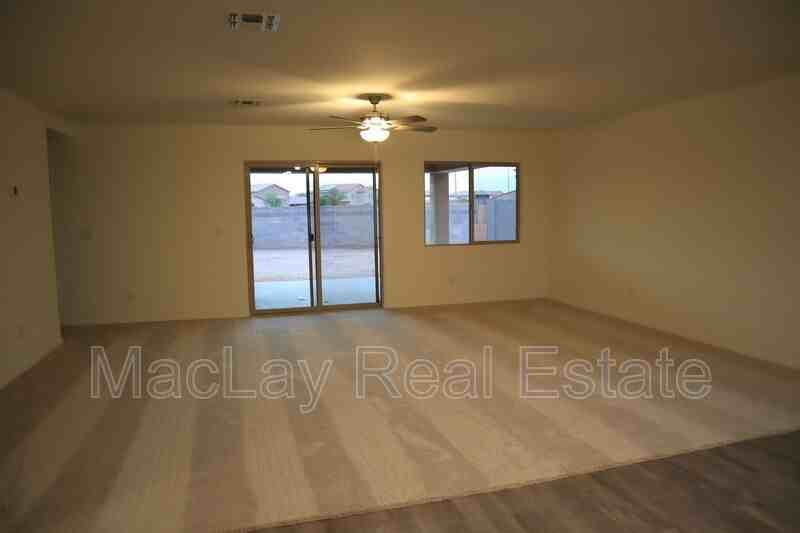 1520 E Kendall Pl - Photo 3 of 15