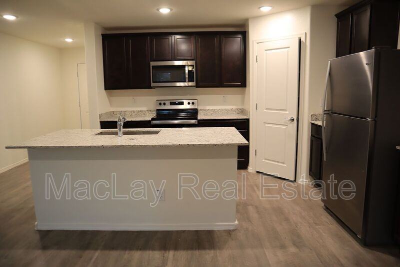 1520 E Kendall Pl - Photo 4 of 15