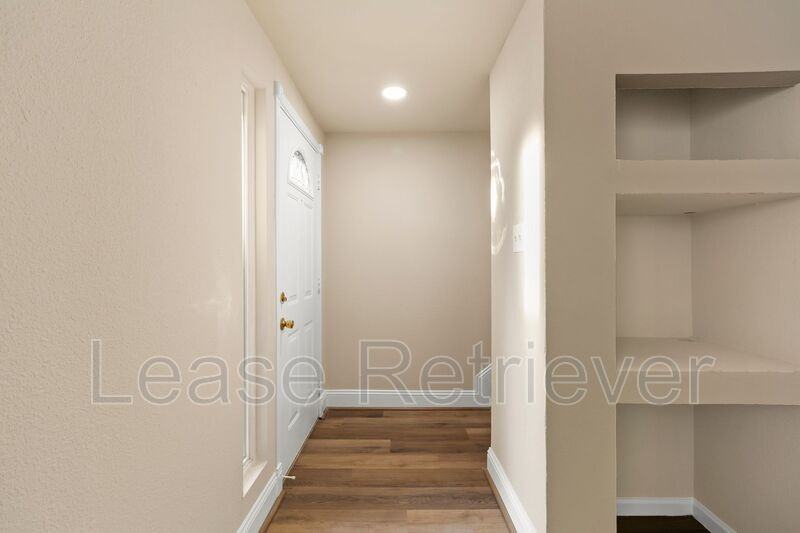 940 Palm Cir - Photo 7 of 27