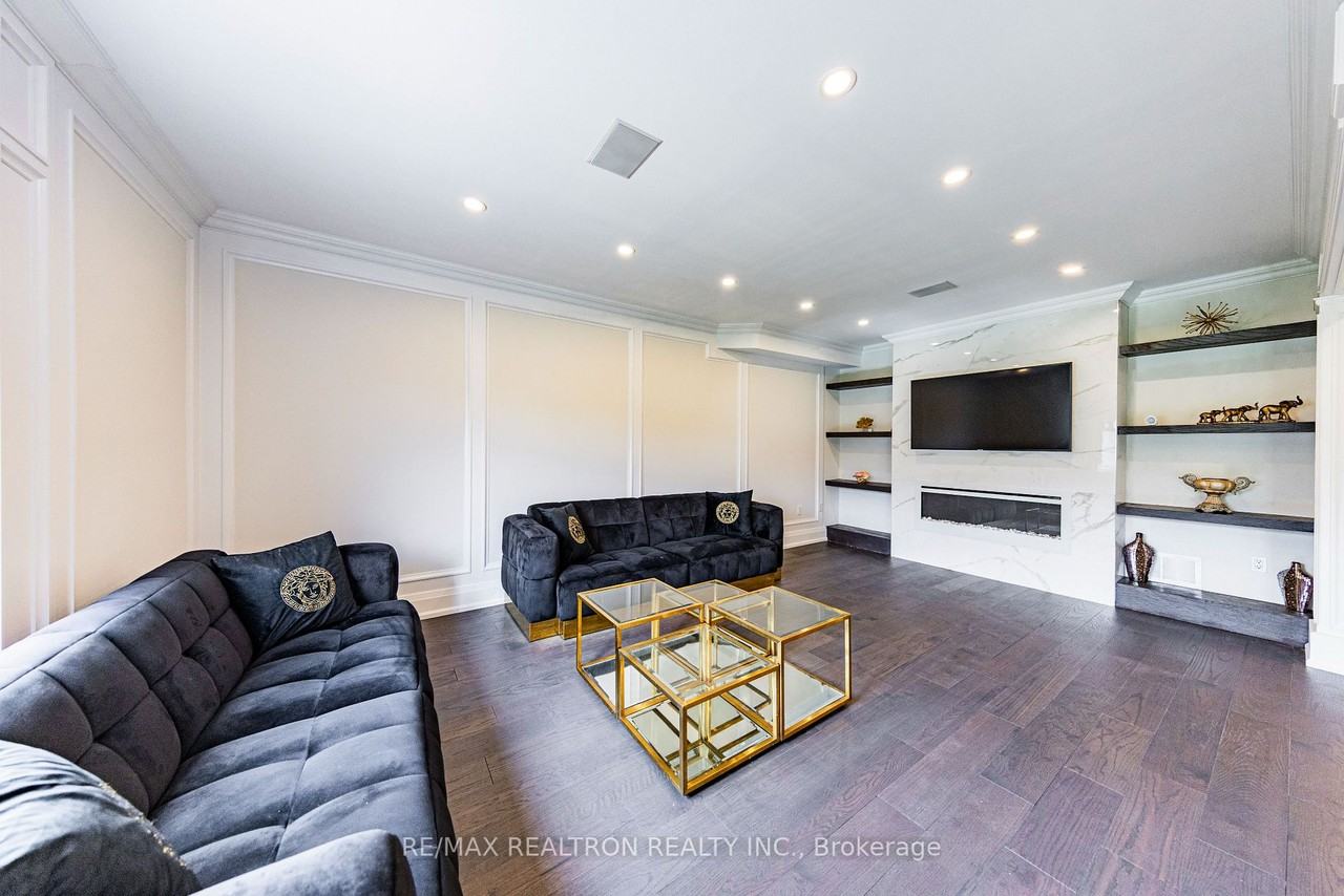 24 Drummond Drive #1402 - Photo 2 of 6