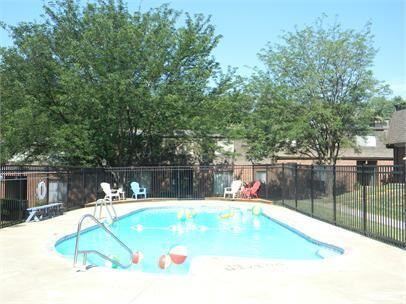 Chateau D'Mons Apartments - Photo 3 of 7