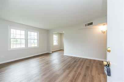 459 Sycamore Court, Unit 19 - Photo 3 of 19