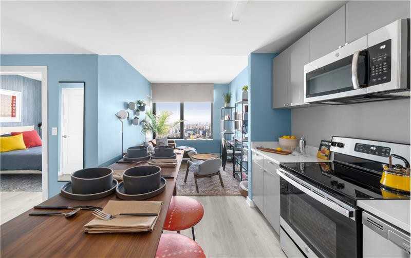 595 Pavonia Ave #6406