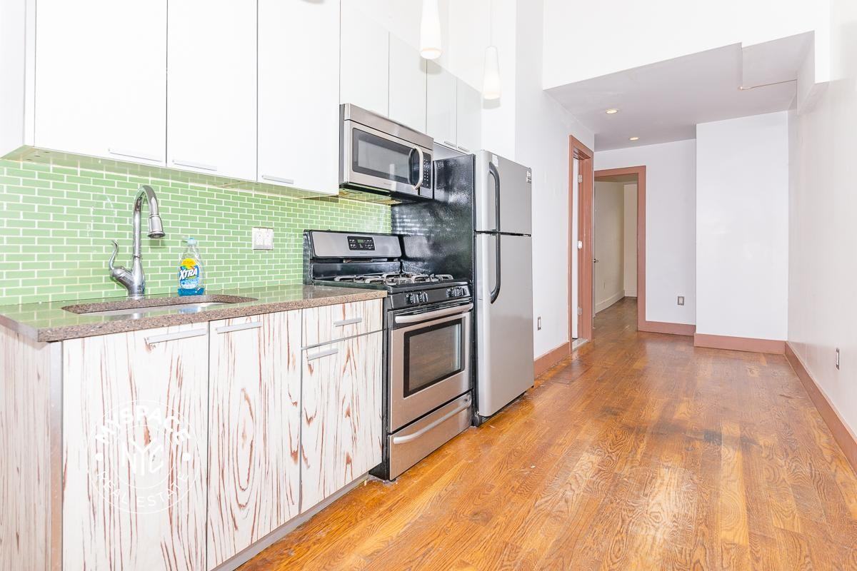 116 Jefferson St #2B - Photo 2 of 13