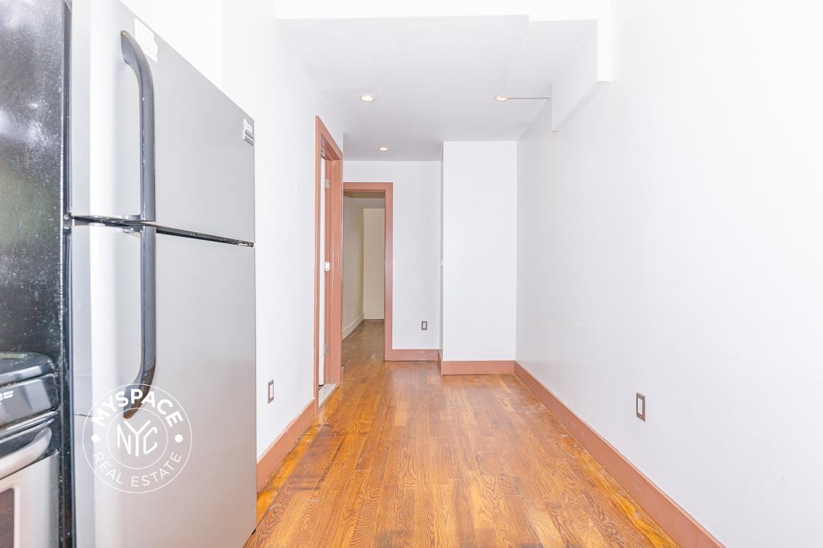 116 Jefferson St #2B - Photo 3 of 13