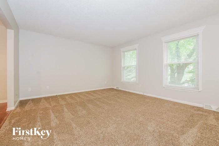5910 Nw Walnut Creek Cir - Photo 2 of 16