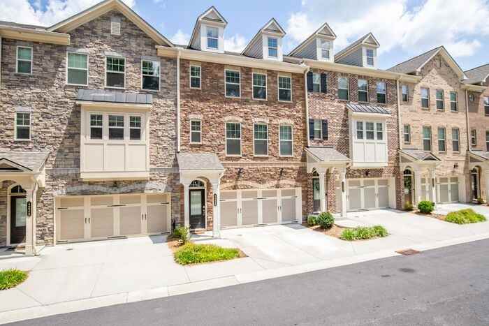 4225 Perimeter Park E - Photo 2 of 38