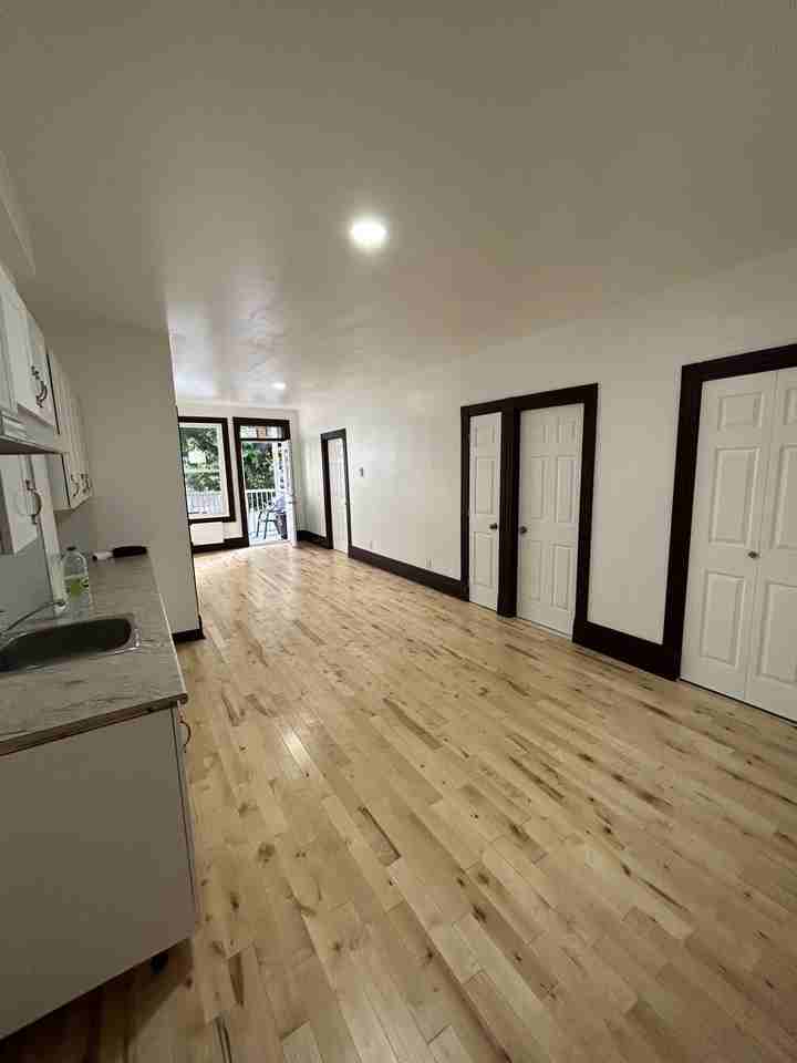 6645 Avenue du Parc - Photo 2 of 9