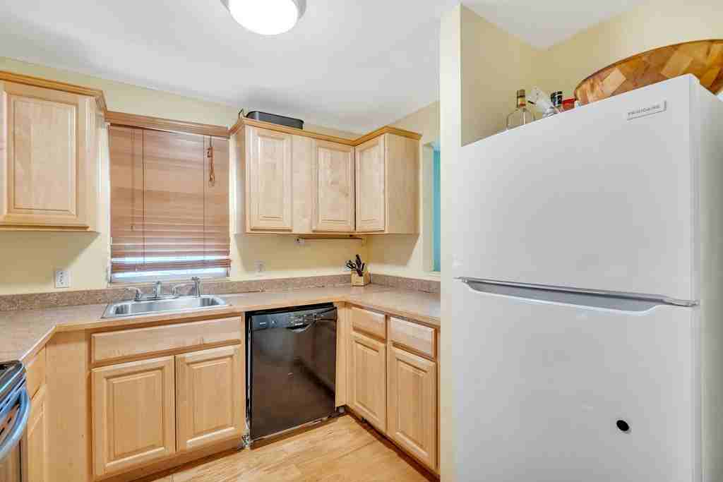 12 Arbutus St #12 - Photo 2 of 25