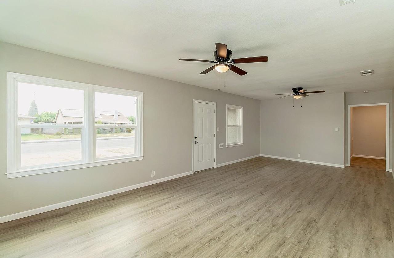 1407 De Witt Ave #NA - Photo 3 of 12