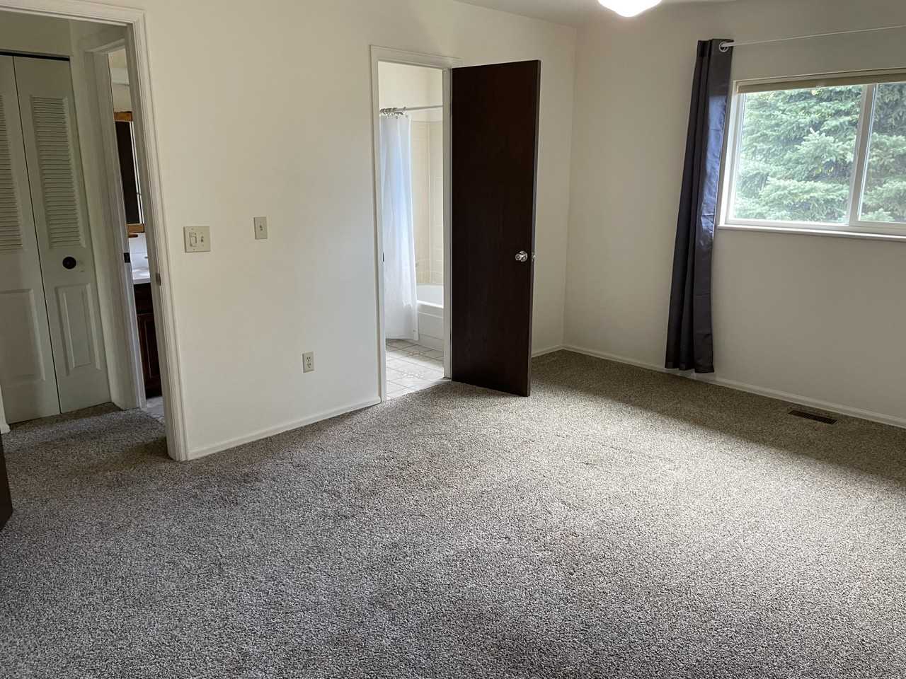 1666 Washington Ave #NA - Photo 2 of 6