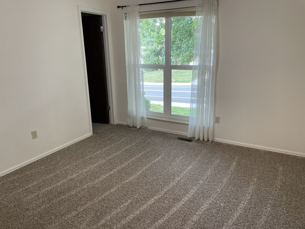 1666 Washington Ave #NA - Photo 3 of 6