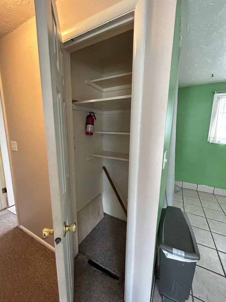 909 E Browning Ave #C - Photo 2 of 13