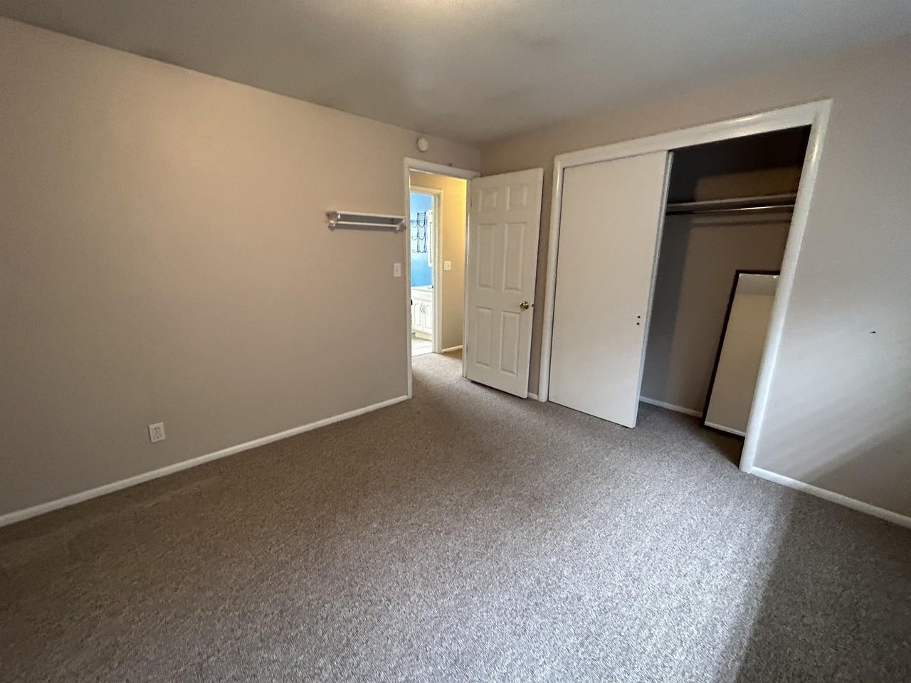 909 E Browning Ave #C - Photo 3 of 13