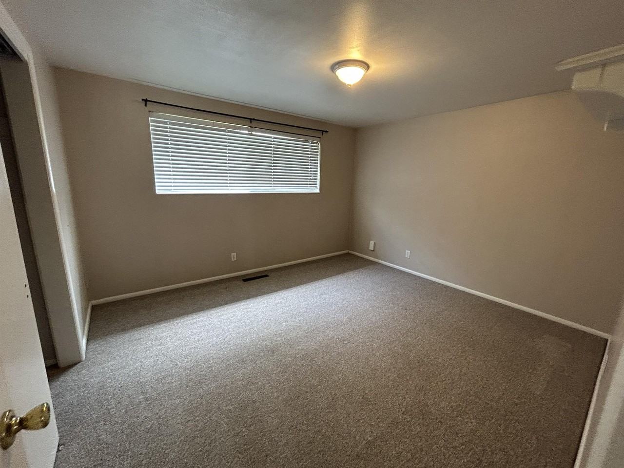 909 E Browning Ave #C - Photo 4 of 13