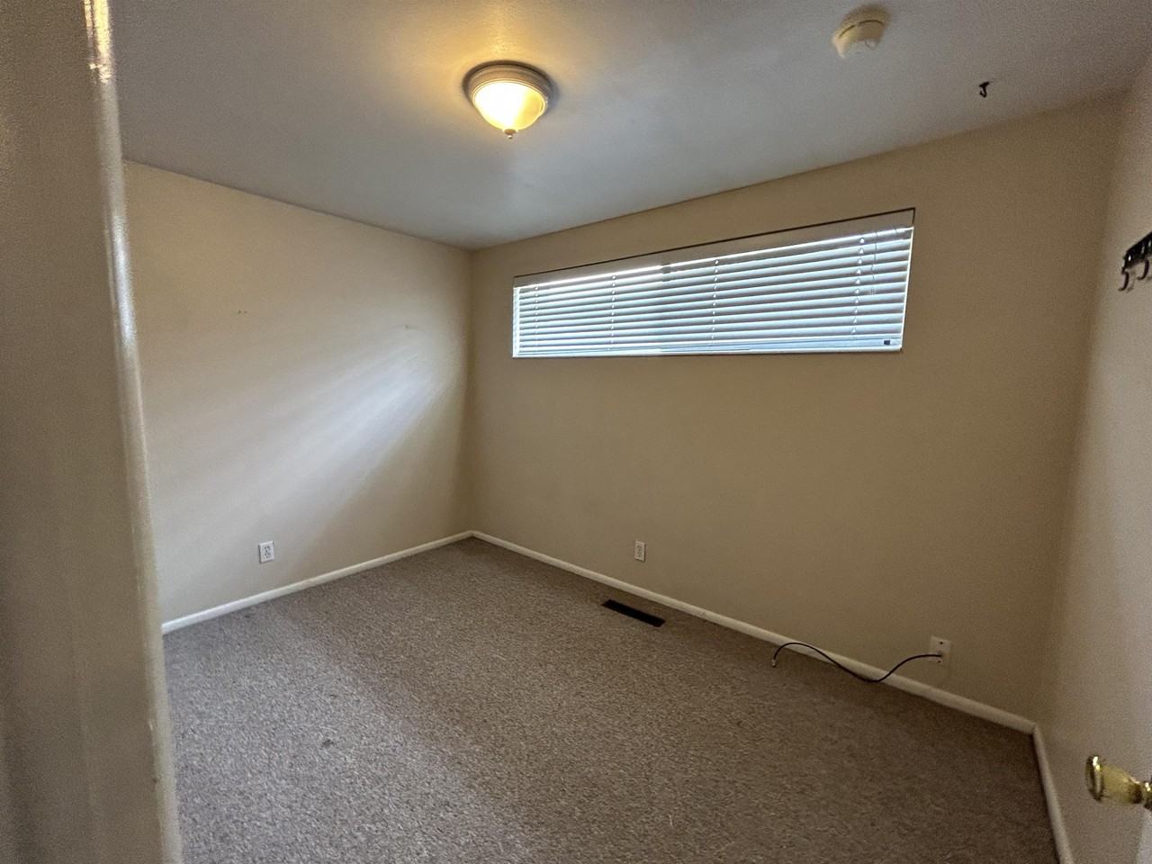 909 E Browning Ave #C - Photo 6 of 13