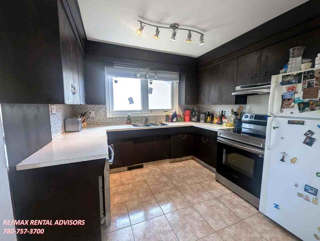 7803 143 Ave Nw - Photo 3 of 19