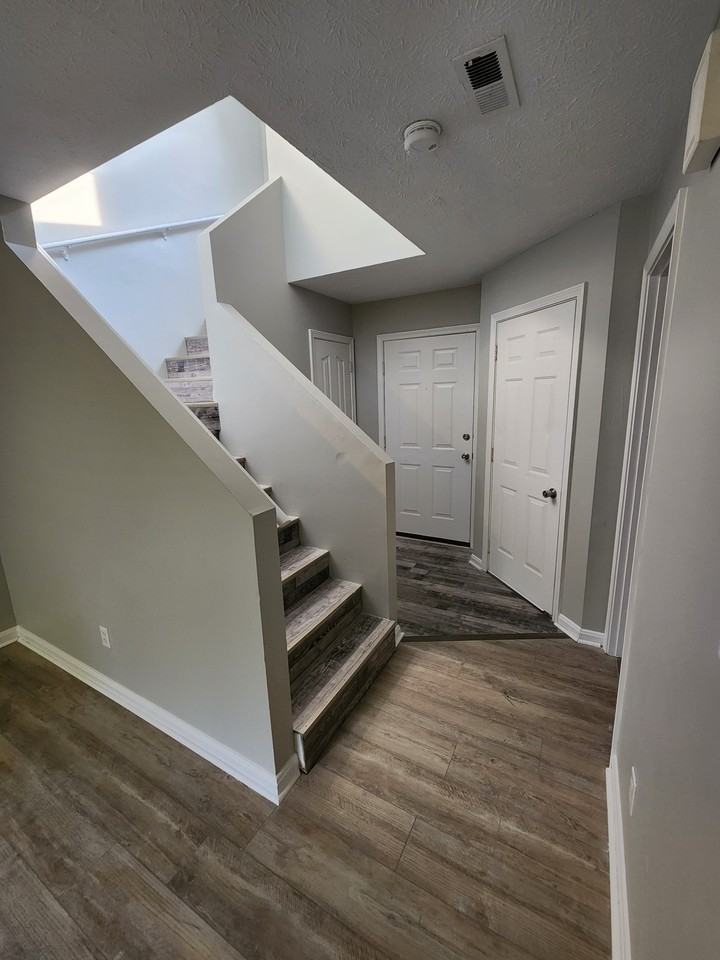 133 Karen Ct #1 - Photo 3 of 38