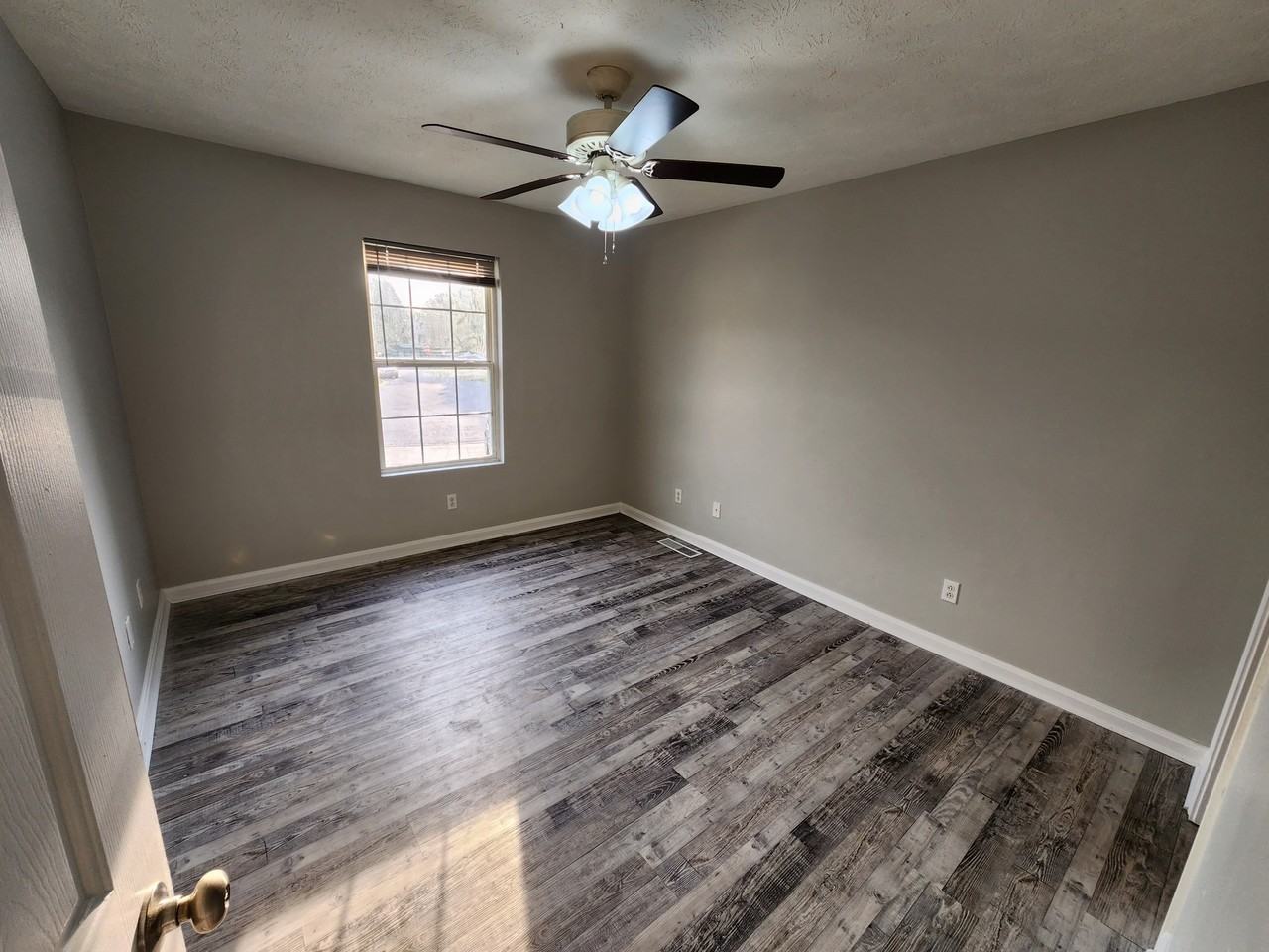 133 Karen Ct #1 - Photo 5 of 38