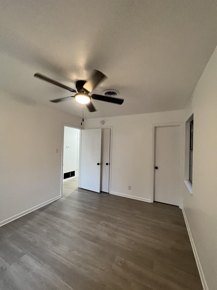 1402 Missouri Ave #1 - Photo 6 of 28