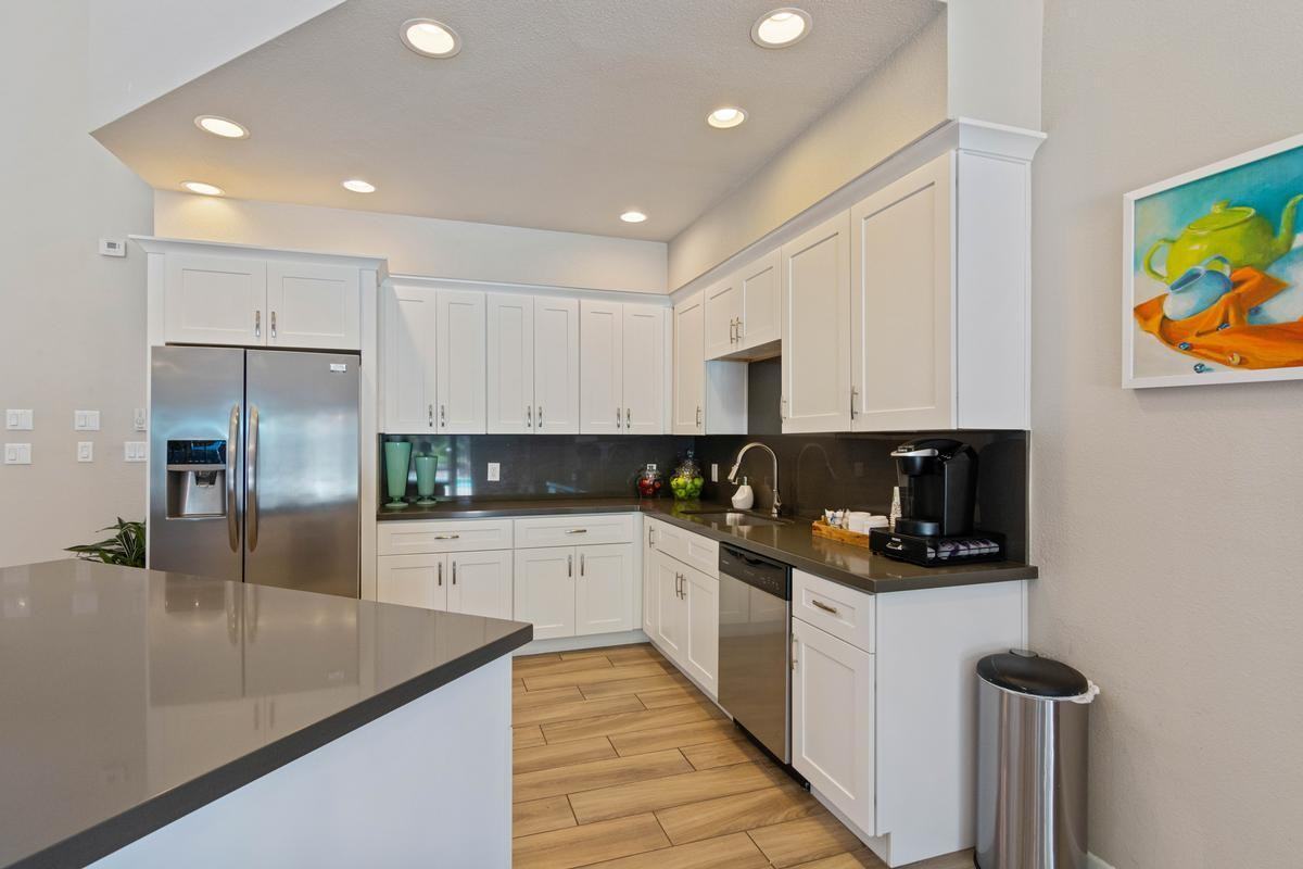 1055 W Baseline Rd - Photo 6 of 48