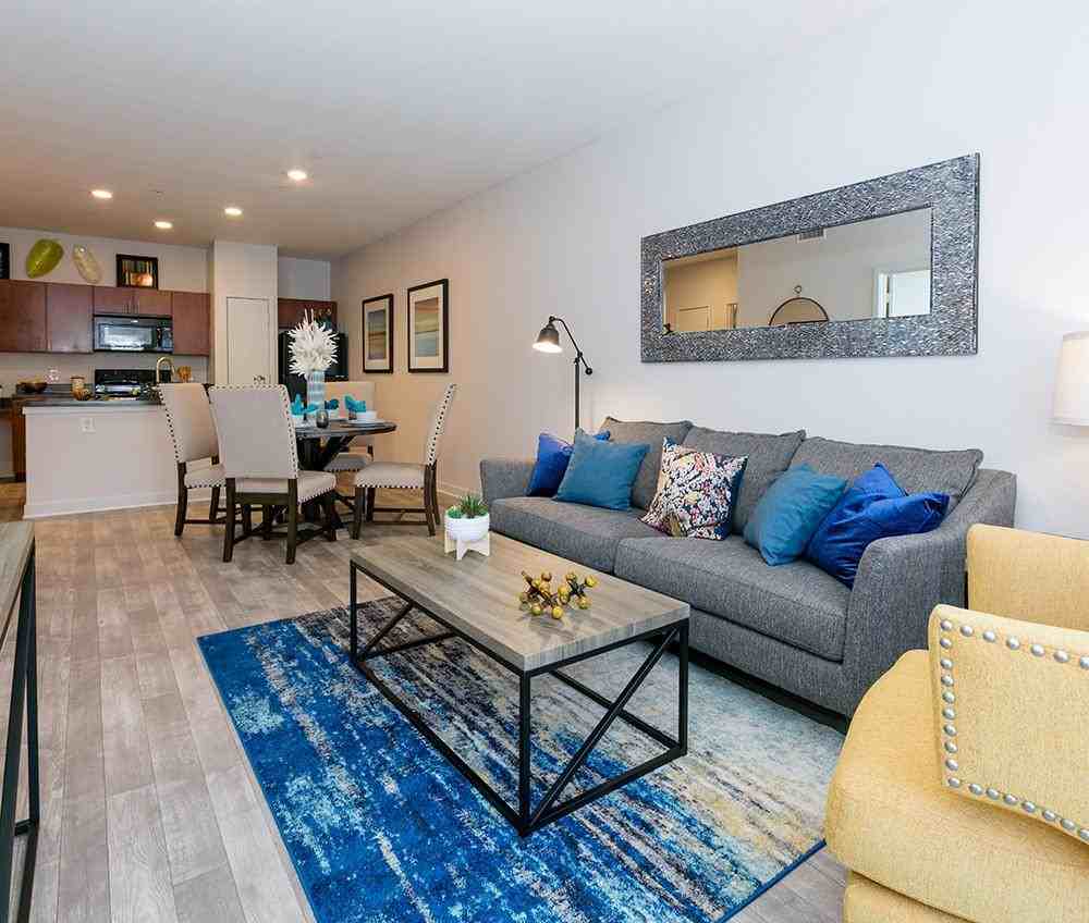 325 E 5th St - Photo 4 of 13