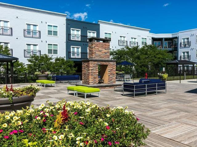 325 E 5th St - Photo 6 of 13