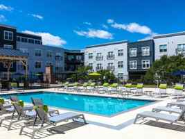 featured image of 325 E 5th St