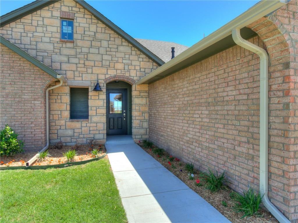 10016 Nw 97th St - Photo 2 of 21