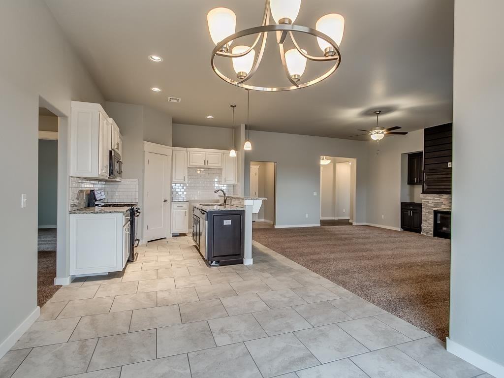 10016 Nw 97th St - Photo 4 of 21