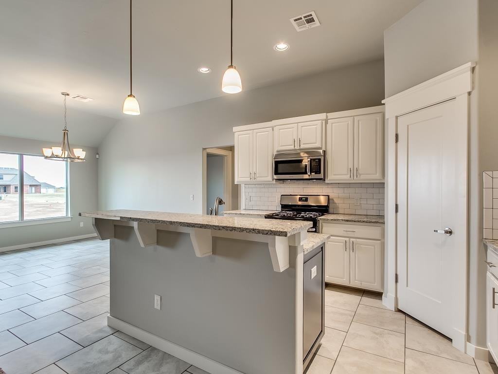 10016 Nw 97th St - Photo 5 of 21