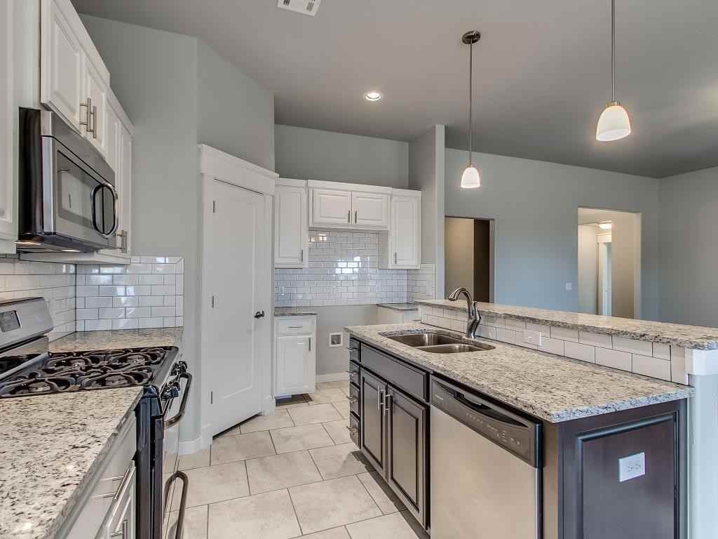 10016 Nw 97th St - Photo 6 of 21