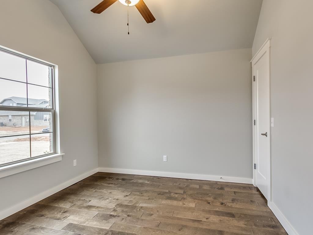 10016 Nw 97th St - Photo 7 of 21