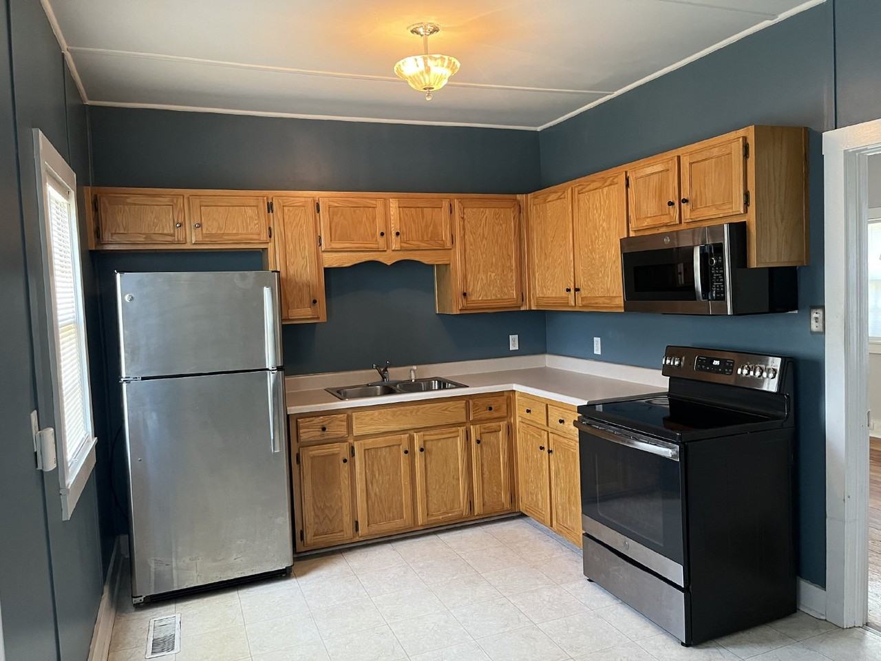 509 Cleves St - Photo 3 of 16