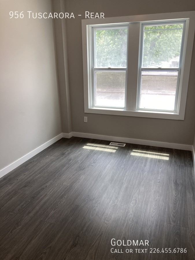 956 Tuscarora St #REAR - Photo 4 of 8