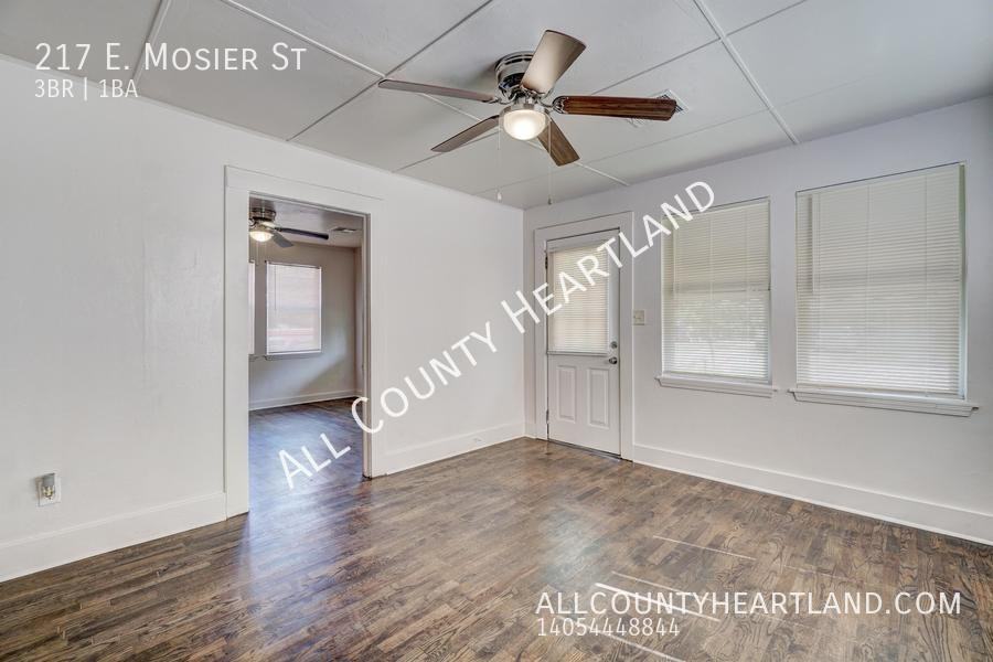 217 E Mosier St - Photo 2 of 18