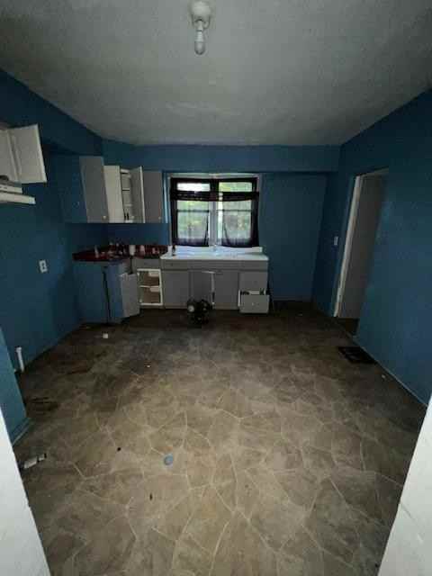 1303 E Whitmer St #NA - Photo 3 of 16