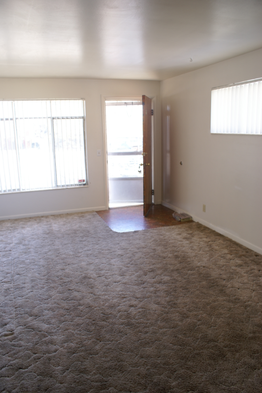 3203 S Kenwood St #3203 - Photo 2 of 8
