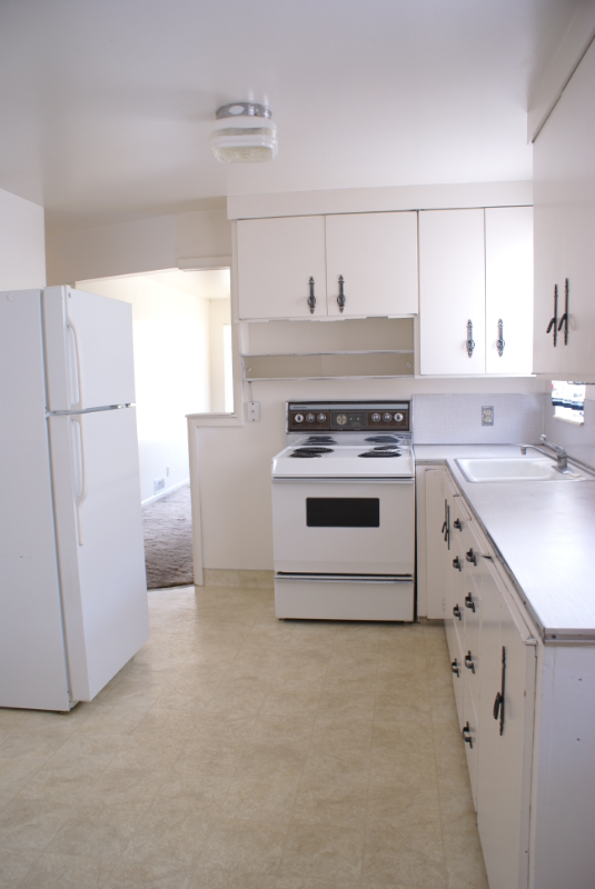 3203 S Kenwood St #3203 - Photo 3 of 8