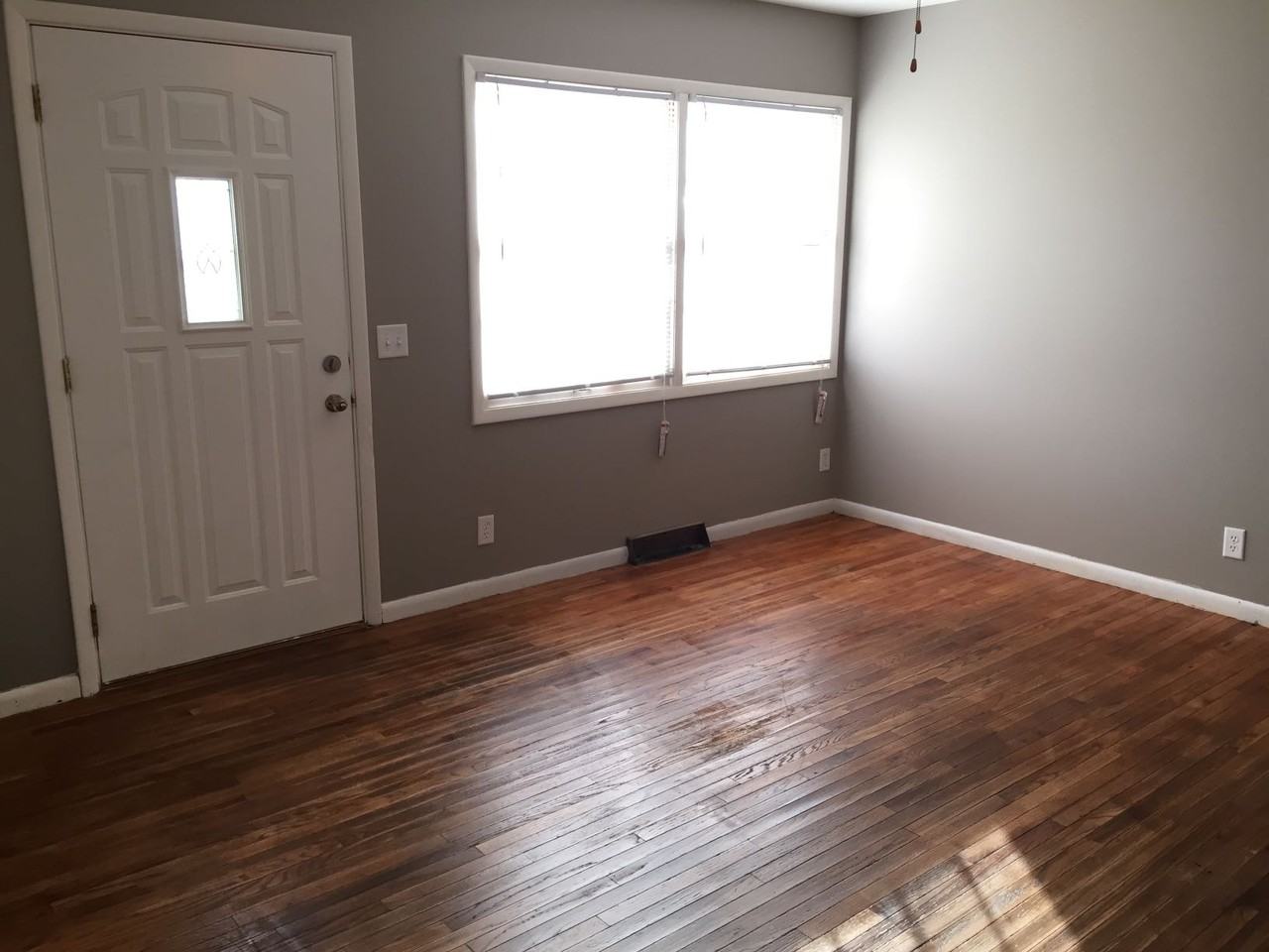 1207 Elm Pl #1 - Photo 3 of 9