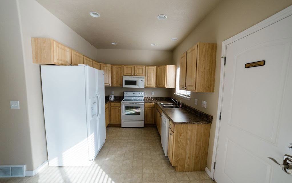 1606 W 300 S #21 - Photo 4 of 10